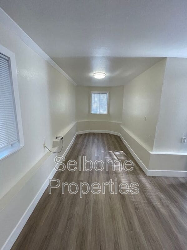 Building Photo - 1944 E 20th St