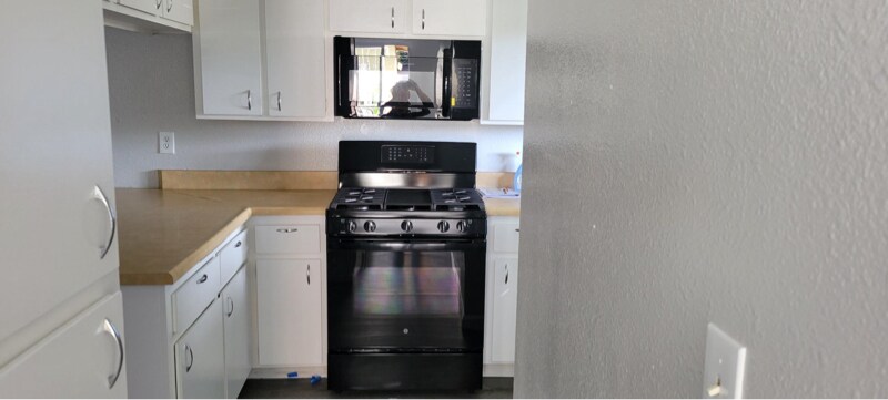 Building Photo - 2360 Euclid Ave