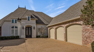 Building Photo - 322 Paris Pl