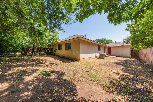 Building Photo - 2703 Cypress Ln