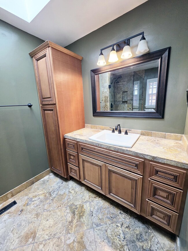 Building Photo - 7930 Cinnabar Dr
