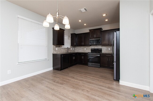 Building Photo - 5114 Dauphin Dr