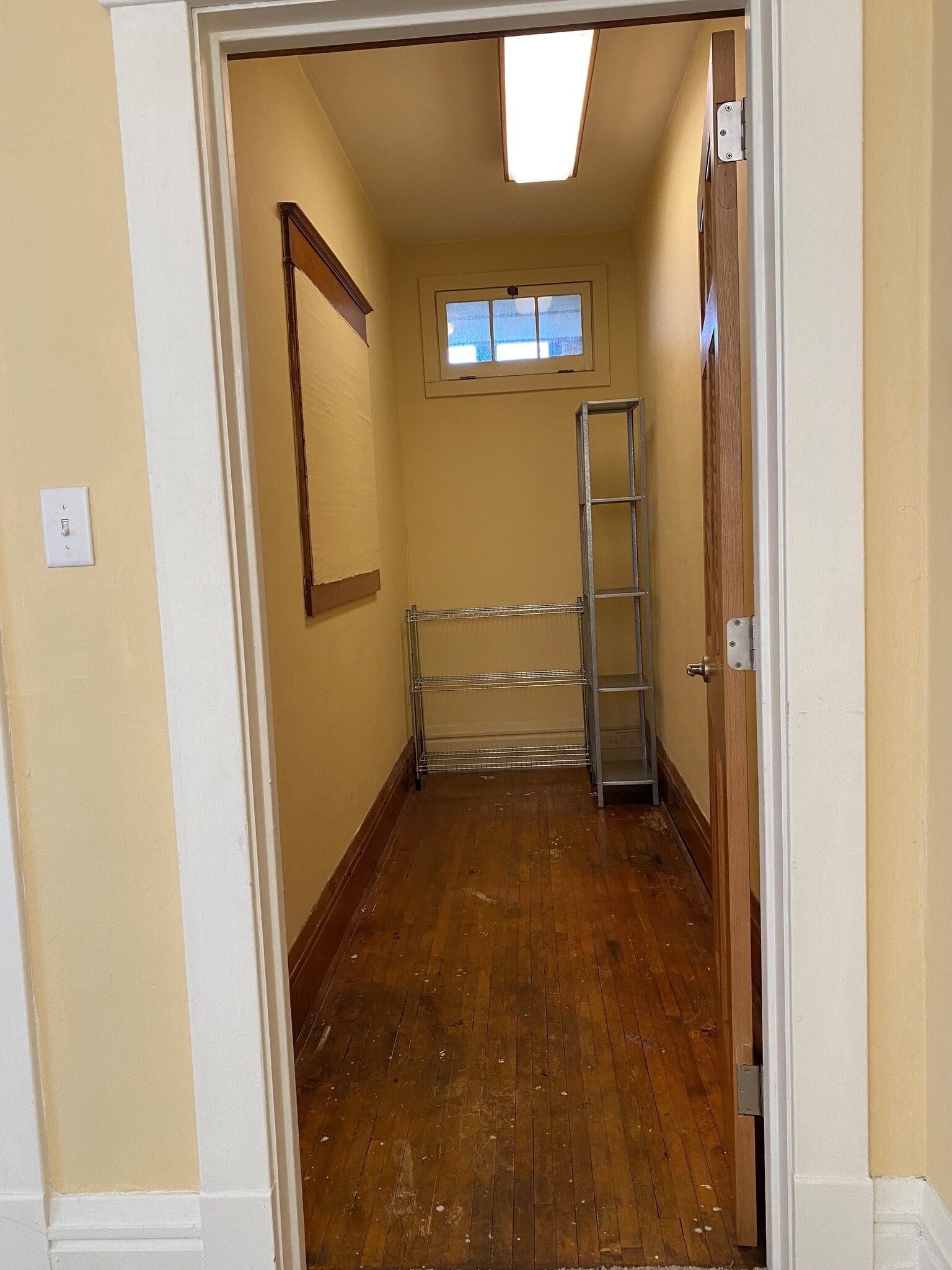 Storage closet/pantry (off of dining room) - 100 Oxford St N