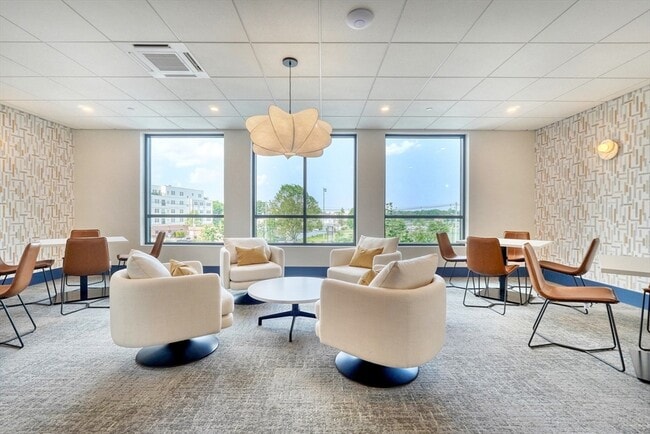 Building Photo - 62 Foundry St