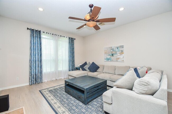 Building Photo - 7835 Stone Oak Ct