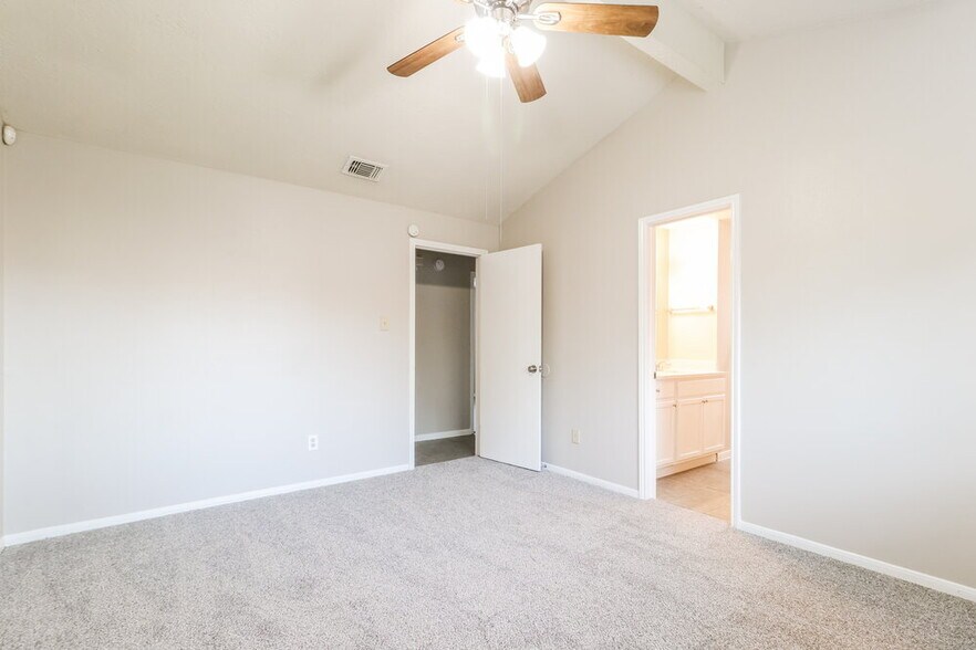 Building Photo - 4015 Adonis Dr