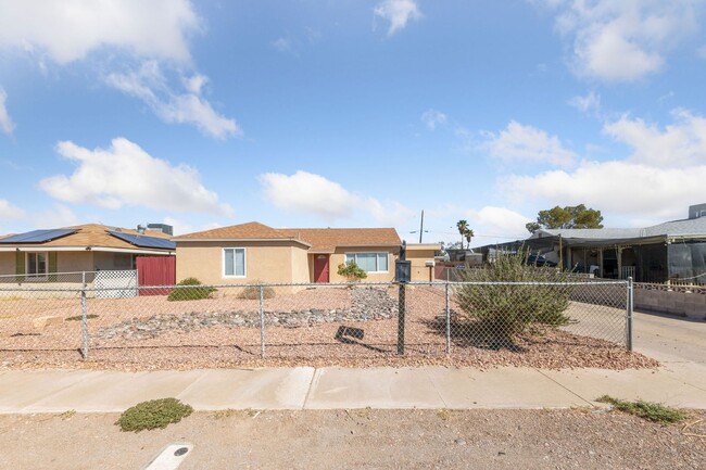 Building Photo - Rare 4-Bedroom Single-Story Home in Henderson