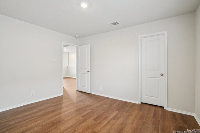 Building Photo - 1154 Barn Swallow Wy