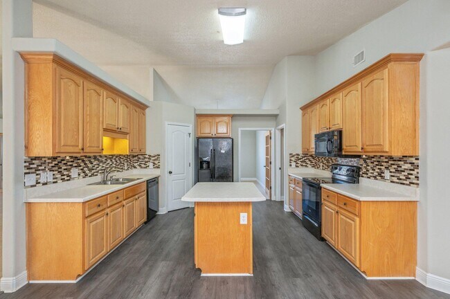 Building Photo - 654 Territory Ln