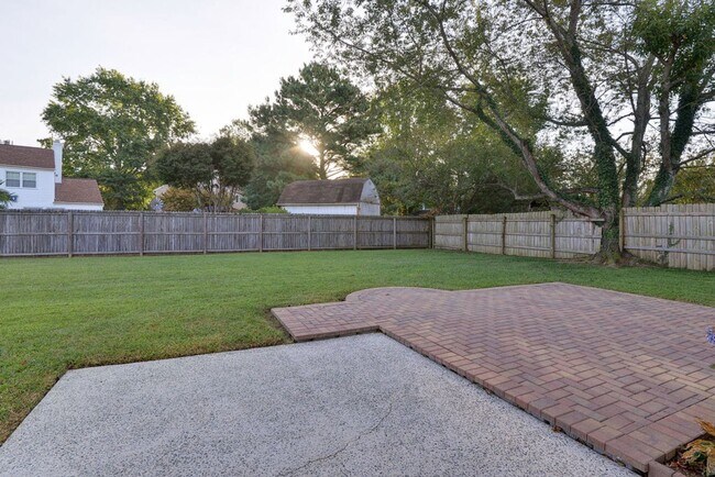 Building Photo - 812 Stony Dr