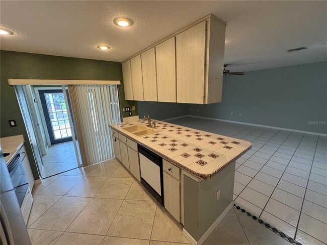 Building Photo - 1107 Hazelnut Dr