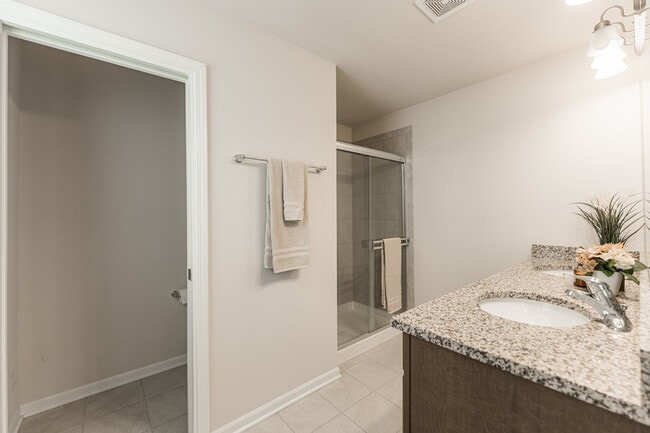 Building Photo - 1125 Juniper Dr