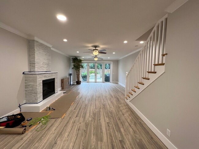 Building Photo - Beautiful 4 Bed 4.5 Bath luxury Townhouse with Elevator located by the Beach Lauderdale by the Sea