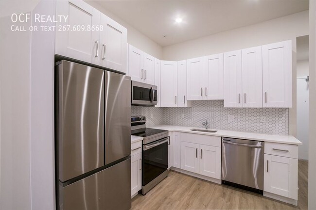 Primary Photo - Modern Grays Ferry Apartment