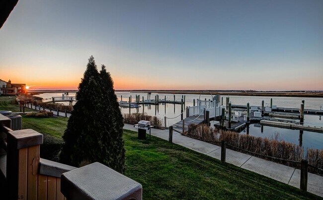 Building Photo - 12 Genoa Ct