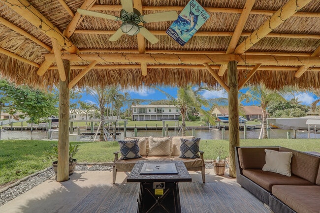 Building Photo - 8336 SE Palm St