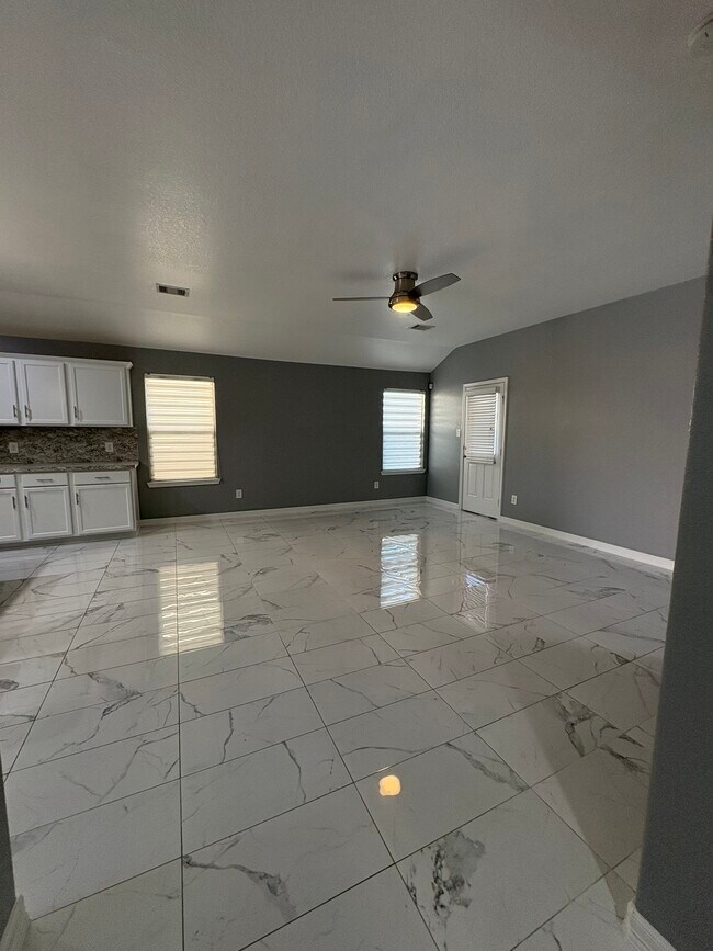 Building Photo - 21007 Whitehaven Bluff Trail