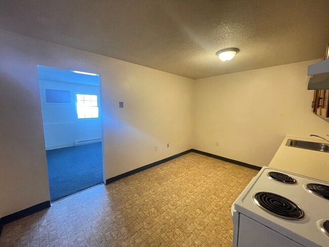 Building Photo - 185 Loudon Rd