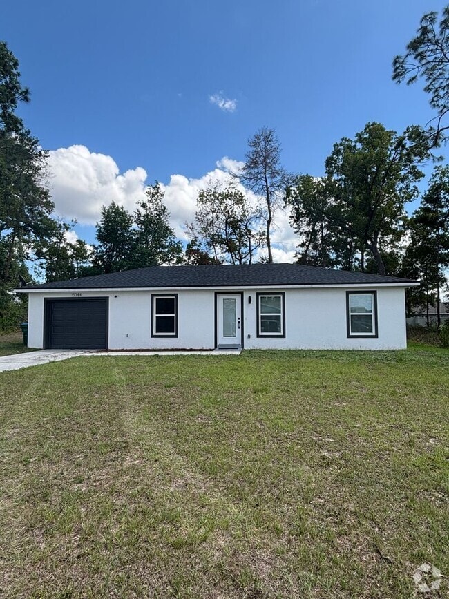 Building Photo - Brand New Designer Home Awesome Location R...