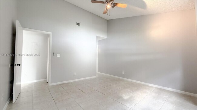 Building Photo - 3457 NW 44th St