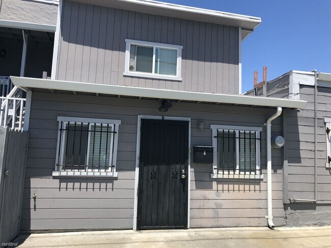 Building Photo - 3 br, 1 bath 4plex - 2100 Market St #B