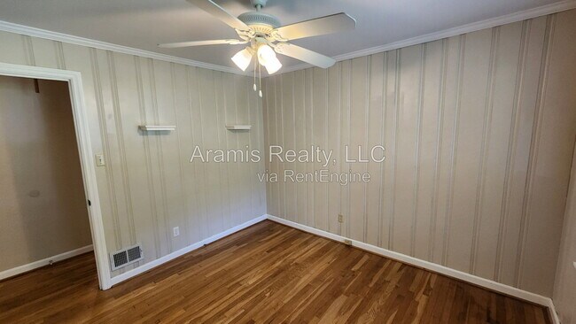 Building Photo - 1032 Homewood Ct