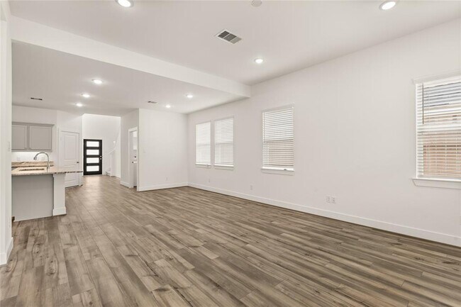 Building Photo - 16783 N Marie Vlg Dr