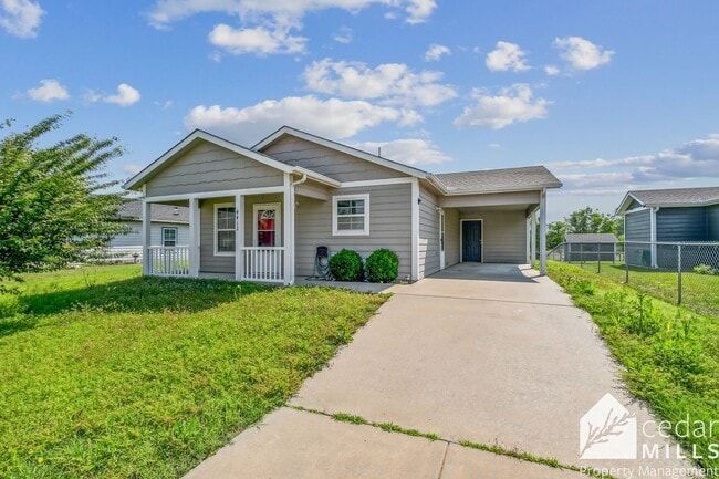 Primary Photo - 2 Bedroom Home Near Starlight Drive In