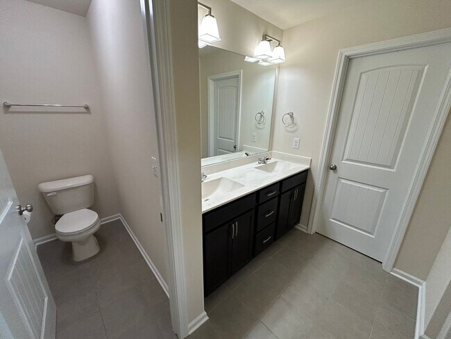 Building Photo - 3 Bed | 2.5 Bath House in Clayton