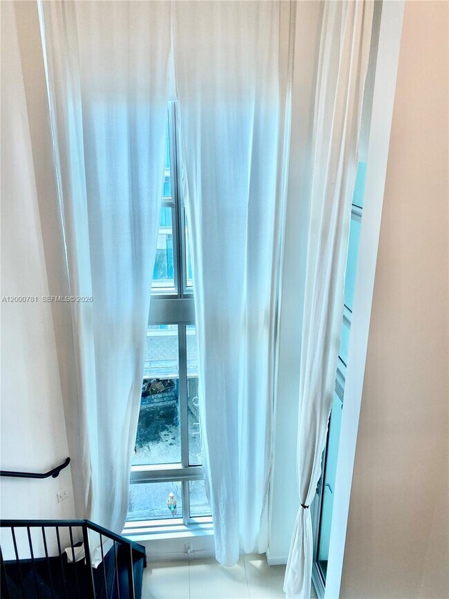 Building Photo - 300 S Biscayne Blvd