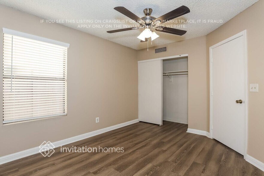 Building Photo - 11564 W Sage Dr