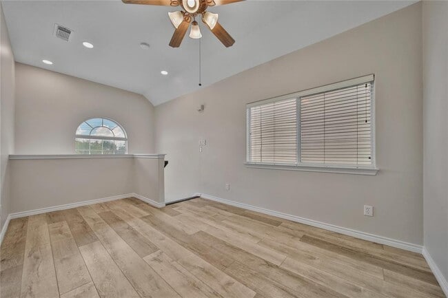 Building Photo - 1747 Aden Dr