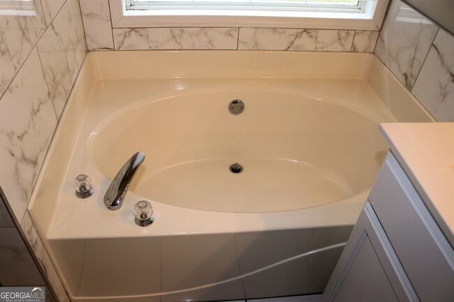 Building Photo - 105 Sheldon Way