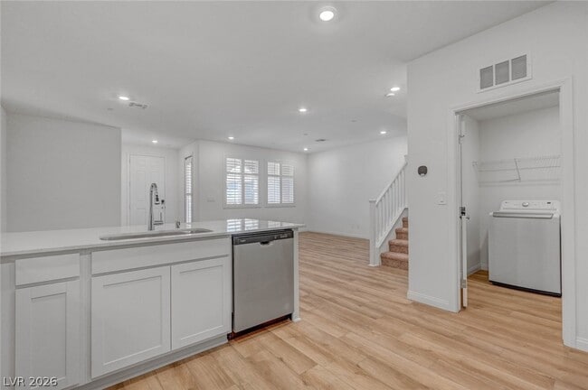 Building Photo - 3548 Dimora St