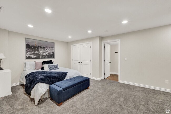 Building Photo - 1693 Crimson Oak Dr
