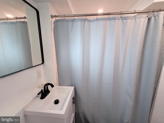 Building Photo - 805 Malcolm X Ave SE