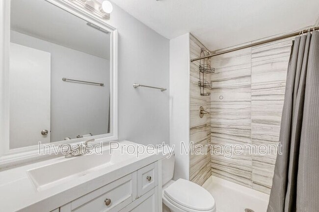 Building Photo - 700 N Washington St