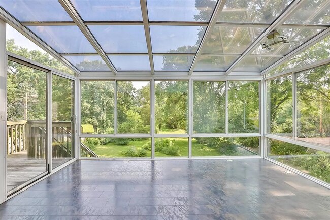 Building Photo - 476 Compton Rd