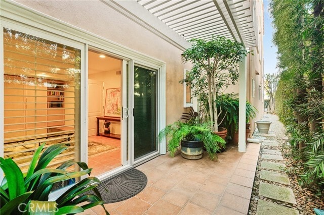 Building Photo - 1827 Barry Ave