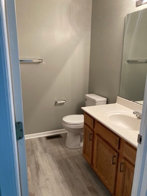 Full Bath - 214 Rhea Ave