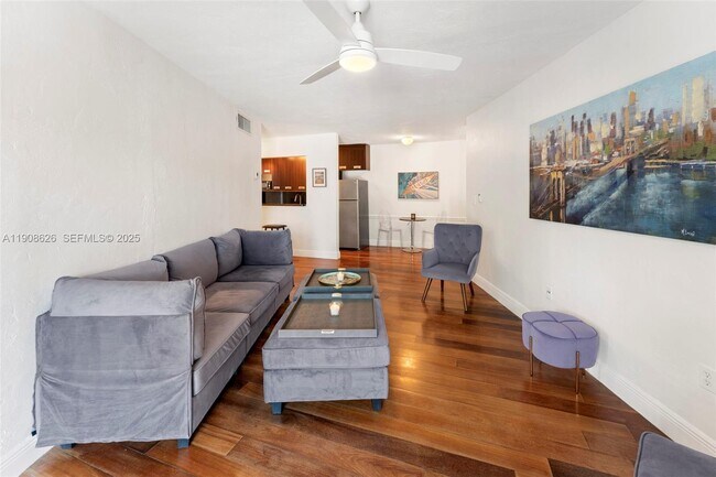 Building Photo - 1860 Venice Park Dr