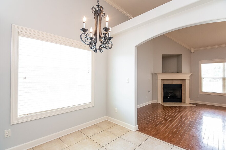 Building Photo - 3317 Champion Hills Dr