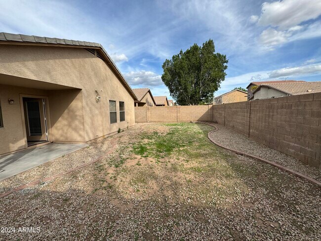 Building Photo - 9313 Olla Ave