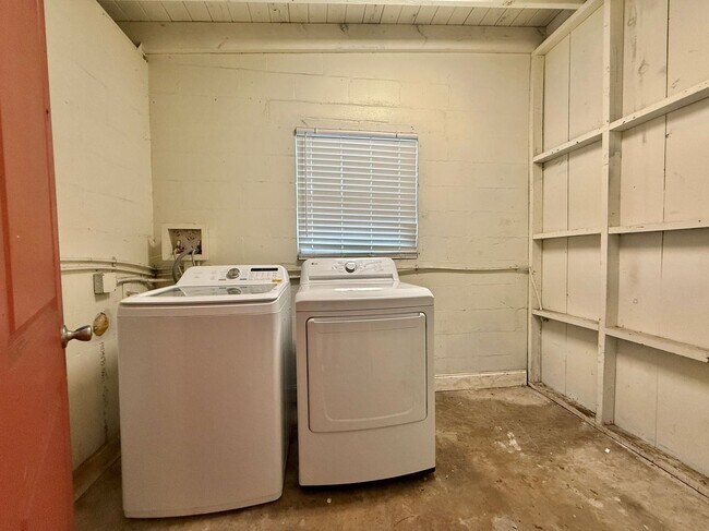 Building Photo - 5801 Judy Dee Dr