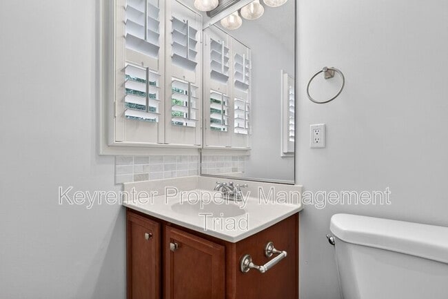 Building Photo - 9415 Glen Cross Dr