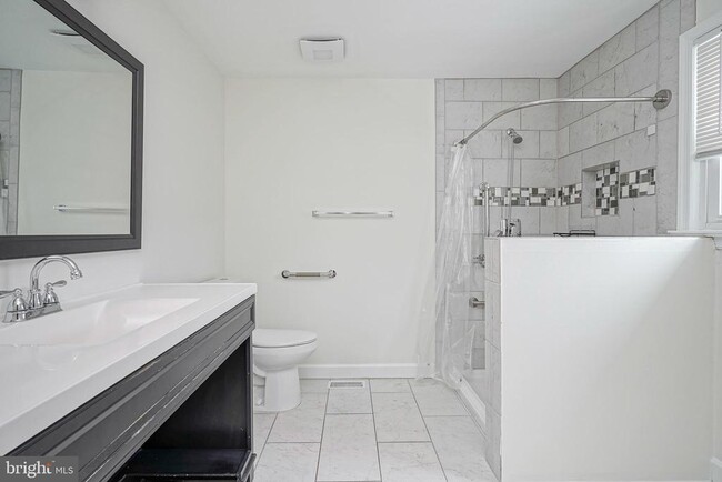 Building Photo - 20 Landing Rd