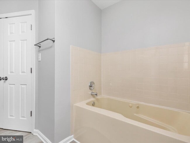 Building Photo - 38 Tyler Cir