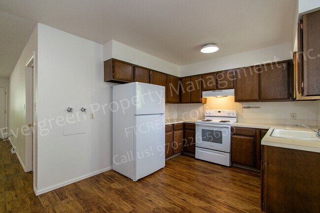 Building Photo - 2439 Clearview Ave