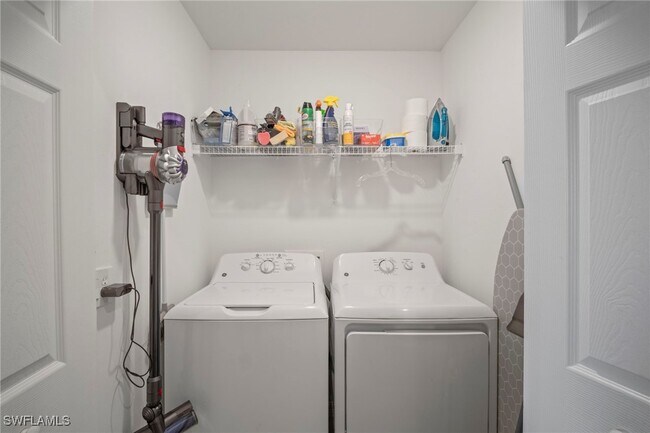 Building Photo - 43010 Greenway Blvd