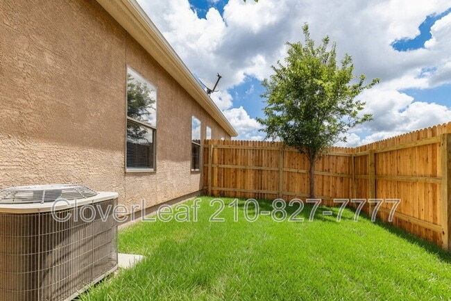 Building Photo - 5718 Golf Heights